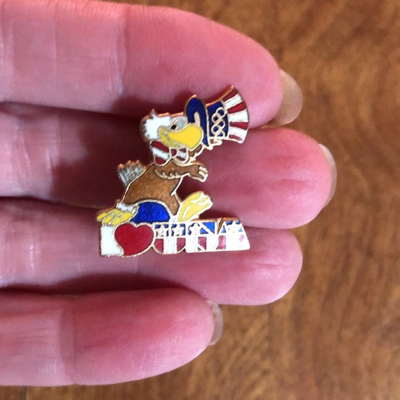 Set of (8) Vintage Pins - Picture 4 of 13